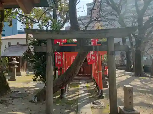 素盞烏尊神社の末社