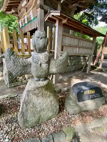 大麻比古神社の像