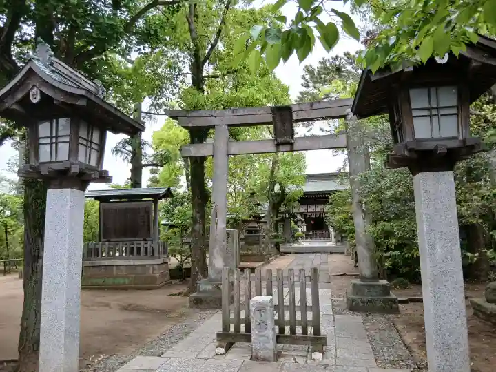 白幡天神社の{uncategorized: "未分類", other: "その他", undefined: "問題あり", building: "その他建物", grave: "お墓", sacred_gate: "鳥居", guardian: "狛犬", statue: "像", buddha: "仏像", history: "歴史", nature: "自然", garden: "庭園", animal: "動物", pagoda: "塔", temizu: "手水舎", mountain_gate: "山門・神門", sanctuary: "本殿・本堂", subordinate: "末社・摂社", art: "芸術", scenery: "景色", jizo: "地蔵", ema: "絵馬", goshuin: "御朱印", omikuji: "おみくじ", items: "授与品その他", amulet: "お守り", goshuincho: "御朱印帳", eats: "食事", festival: "お祭り", votive_dance: "神楽", shichigosan: "七五三参", wedding: "結婚式", experience: "体験その他", initially: "初詣", around: "周辺", anti_infection: "感染症対策"}