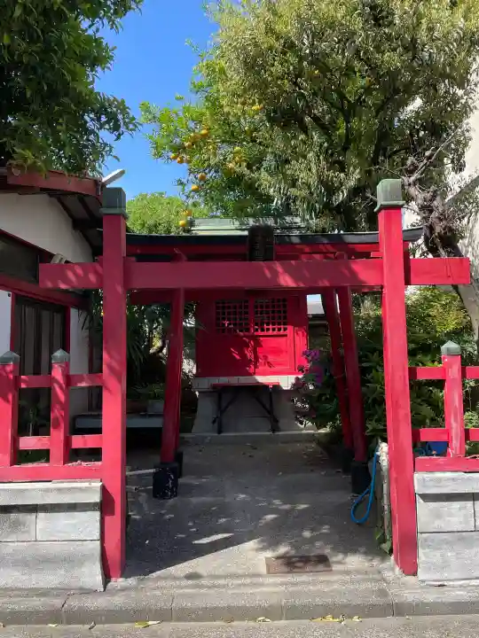 冬木森稲荷神社の{uncategorized: "未分類", other: "その他", undefined: "問題あり", building: "その他建物", grave: "お墓", sacred_gate: "鳥居", guardian: "狛犬", statue: "像", buddha: "仏像", history: "歴史", nature: "自然", garden: "庭園", animal: "動物", pagoda: "塔", temizu: "手水舎", mountain_gate: "山門・神門", sanctuary: "本殿・本堂", subordinate: "末社・摂社", art: "芸術", scenery: "景色", jizo: "地蔵", ema: "絵馬", goshuin: "御朱印", omikuji: "おみくじ", items: "授与品その他", amulet: "お守り", goshuincho: "御朱印帳", eats: "食事", festival: "お祭り", votive_dance: "神楽", shichigosan: "七五三参", wedding: "結婚式", experience: "体験その他", initially: "初詣", around: "周辺", anti_infection: "感染症対策"}
