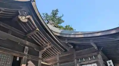 雄山神社前立社壇の{uncategorized: "未分類", other: "その他", undefined: "問題あり", building: "その他建物", grave: "お墓", sacred_gate: "鳥居", guardian: "狛犬", statue: "像", buddha: "仏像", history: "歴史", nature: "自然", garden: "庭園", animal: "動物", pagoda: "塔", temizu: "手水舎", mountain_gate: "山門・神門", sanctuary: "本殿・本堂", subordinate: "末社・摂社", art: "芸術", scenery: "景色", jizo: "地蔵", ema: "絵馬", goshuin: "御朱印", omikuji: "おみくじ", items: "授与品その他", amulet: "お守り", goshuincho: "御朱印帳", eats: "食事", festival: "お祭り", votive_dance: "神楽", shichigosan: "七五三参", wedding: "結婚式", experience: "体験その他", initially: "初詣", around: "周辺", anti_infection: "感染症対策"}
