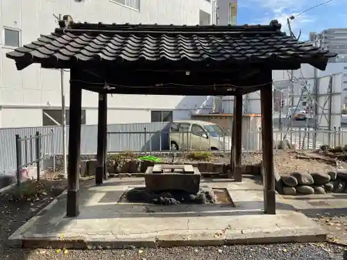 物部神社の手水舎