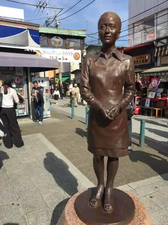 題経寺(柴又帝釈天)の像
