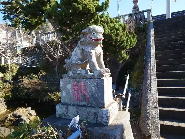 布良崎神社の狛犬