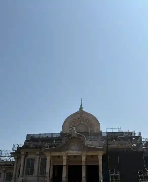 築地本願寺(本願寺築地別院)の{uncategorized: "未分類", other: "その他", undefined: "問題あり", building: "その他建物", grave: "お墓", sacred_gate: "鳥居", guardian: "狛犬", statue: "像", buddha: "仏像", history: "歴史", nature: "自然", garden: "庭園", animal: "動物", pagoda: "塔", temizu: "手水舎", mountain_gate: "山門・神門", sanctuary: "本殿・本堂", subordinate: "末社・摂社", art: "芸術", scenery: "景色", jizo: "地蔵", ema: "絵馬", goshuin: "御朱印", omikuji: "おみくじ", items: "授与品その他", amulet: "お守り", goshuincho: "御朱印帳", eats: "食事", festival: "お祭り", votive_dance: "神楽", shichigosan: "七五三参", wedding: "結婚式", experience: "体験その他", initially: "初詣", around: "周辺", anti_infection: "感染症対策"}