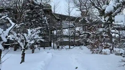 秋葉神社の{uncategorized: "未分類", other: "その他", undefined: "問題あり", building: "その他建物", grave: "お墓", sacred_gate: "鳥居", guardian: "狛犬", statue: "像", buddha: "仏像", history: "歴史", nature: "自然", garden: "庭園", animal: "動物", pagoda: "塔", temizu: "手水舎", mountain_gate: "山門・神門", sanctuary: "本殿・本堂", subordinate: "末社・摂社", art: "芸術", scenery: "景色", jizo: "地蔵", ema: "絵馬", goshuin: "御朱印", omikuji: "おみくじ", items: "授与品その他", amulet: "お守り", goshuincho: "御朱印帳", eats: "食事", festival: "お祭り", votive_dance: "神楽", shichigosan: "七五三参", wedding: "結婚式", experience: "体験その他", initially: "初詣", around: "周辺", anti_infection: "感染症対策"}