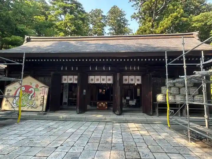 雄山神社前立社壇の{uncategorized: "未分類", other: "その他", undefined: "問題あり", building: "その他建物", grave: "お墓", sacred_gate: "鳥居", guardian: "狛犬", statue: "像", buddha: "仏像", history: "歴史", nature: "自然", garden: "庭園", animal: "動物", pagoda: "塔", temizu: "手水舎", mountain_gate: "山門・神門", sanctuary: "本殿・本堂", subordinate: "末社・摂社", art: "芸術", scenery: "景色", jizo: "地蔵", ema: "絵馬", goshuin: "御朱印", omikuji: "おみくじ", items: "授与品その他", amulet: "お守り", goshuincho: "御朱印帳", eats: "食事", festival: "お祭り", votive_dance: "神楽", shichigosan: "七五三参", wedding: "結婚式", experience: "体験その他", initially: "初詣", around: "周辺", anti_infection: "感染症対策"}