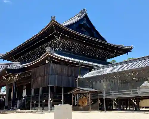 本山専修寺の本殿・本堂