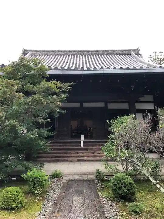 清凉寺の本殿・本堂