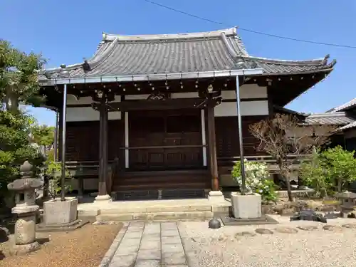 ひめ池西蓮寺の本殿・本堂