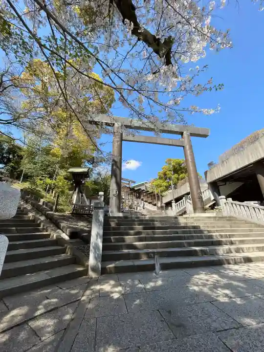 伊勢山皇大神宮の{uncategorized: "未分類", other: "その他", undefined: "問題あり", building: "その他建物", grave: "お墓", sacred_gate: "鳥居", guardian: "狛犬", statue: "像", buddha: "仏像", history: "歴史", nature: "自然", garden: "庭園", animal: "動物", pagoda: "塔", temizu: "手水舎", mountain_gate: "山門・神門", sanctuary: "本殿・本堂", subordinate: "末社・摂社", art: "芸術", scenery: "景色", jizo: "地蔵", ema: "絵馬", goshuin: "御朱印", omikuji: "おみくじ", items: "授与品その他", amulet: "お守り", goshuincho: "御朱印帳", eats: "食事", festival: "お祭り", votive_dance: "神楽", shichigosan: "七五三参", wedding: "結婚式", experience: "体験その他", initially: "初詣", around: "周辺", anti_infection: "感染症対策"}