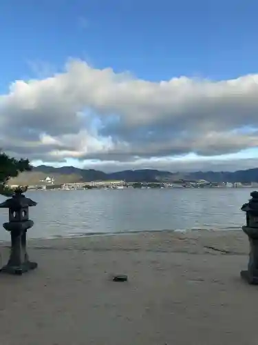 厳島神社の{uncategorized: "未分類", other: "その他", undefined: "問題あり", building: "その他建物", grave: "お墓", sacred_gate: "鳥居", guardian: "狛犬", statue: "像", buddha: "仏像", history: "歴史", nature: "自然", garden: "庭園", animal: "動物", pagoda: "塔", temizu: "手水舎", mountain_gate: "山門・神門", sanctuary: "本殿・本堂", subordinate: "末社・摂社", art: "芸術", scenery: "景色", jizo: "地蔵", ema: "絵馬", goshuin: "御朱印", omikuji: "おみくじ", items: "授与品その他", amulet: "お守り", goshuincho: "御朱印帳", eats: "食事", festival: "お祭り", votive_dance: "神楽", shichigosan: "七五三参", wedding: "結婚式", experience: "体験その他", initially: "初詣", around: "周辺", anti_infection: "感染症対策"}