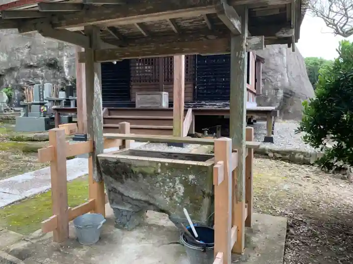 津慶寺の手水舎