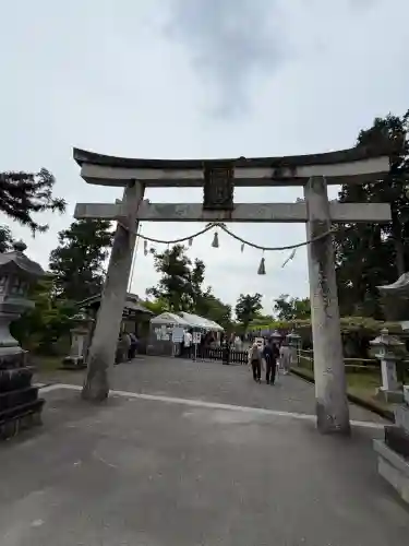 三大神社の{uncategorized: "未分類", other: "その他", undefined: "問題あり", building: "その他建物", grave: "お墓", sacred_gate: "鳥居", guardian: "狛犬", statue: "像", buddha: "仏像", history: "歴史", nature: "自然", garden: "庭園", animal: "動物", pagoda: "塔", temizu: "手水舎", mountain_gate: "山門・神門", sanctuary: "本殿・本堂", subordinate: "末社・摂社", art: "芸術", scenery: "景色", jizo: "地蔵", ema: "絵馬", goshuin: "御朱印", omikuji: "おみくじ", items: "授与品その他", amulet: "お守り", goshuincho: "御朱印帳", eats: "食事", festival: "お祭り", votive_dance: "神楽", shichigosan: "七五三参", wedding: "結婚式", experience: "体験その他", initially: "初詣", around: "周辺", anti_infection: "感染症対策"}