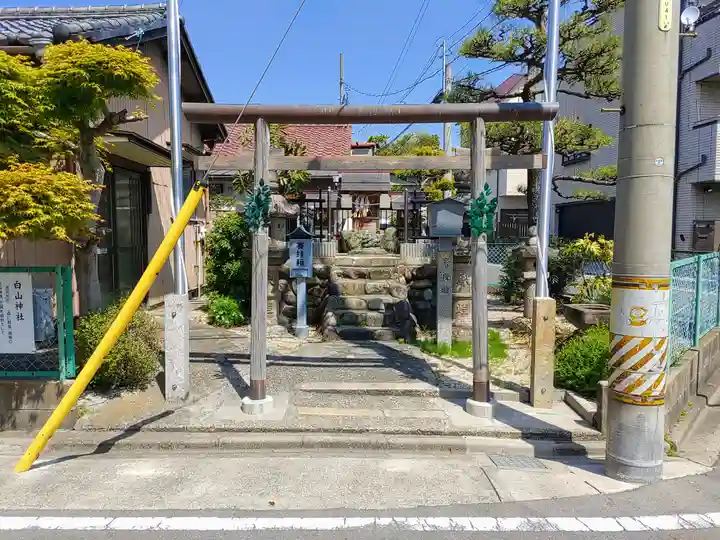 白山神社(中郷)の鳥居