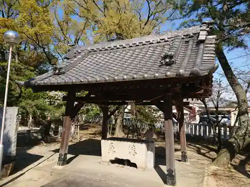 八劔神社（巨海町）の手水舎