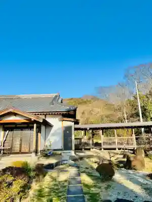 一乗院(開運出世筑波不動尊) の{uncategorized: "未分類", other: "その他", undefined: "問題あり", building: "その他建物", grave: "お墓", sacred_gate: "鳥居", guardian: "狛犬", statue: "像", buddha: "仏像", history: "歴史", nature: "自然", garden: "庭園", animal: "動物", pagoda: "塔", temizu: "手水舎", mountain_gate: "山門・神門", sanctuary: "本殿・本堂", subordinate: "末社・摂社", art: "芸術", scenery: "景色", jizo: "地蔵", ema: "絵馬", goshuin: "御朱印", omikuji: "おみくじ", items: "授与品その他", amulet: "お守り", goshuincho: "御朱印帳", eats: "食事", festival: "お祭り", votive_dance: "神楽", shichigosan: "七五三参", wedding: "結婚式", experience: "体験その他", initially: "初詣", around: "周辺", anti_infection: "感染症対策"}