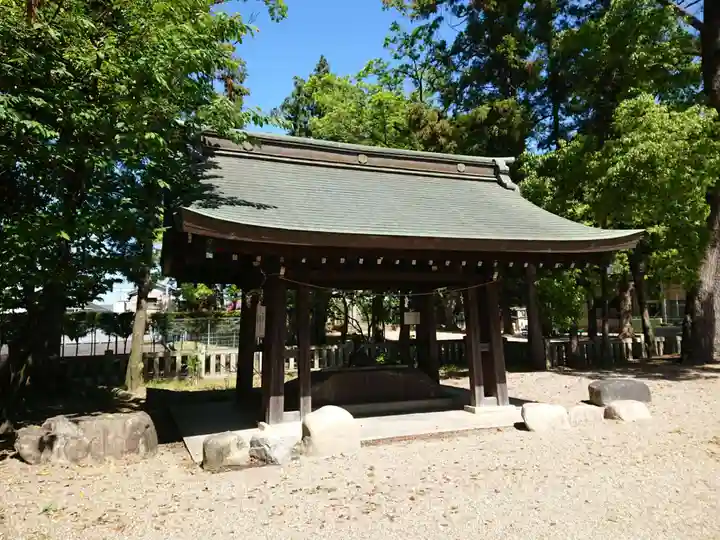 白山比売神社の手水舎