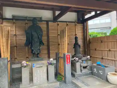 長耀寺の{uncategorized: "未分類", other: "その他", undefined: "問題あり", building: "その他建物", grave: "お墓", sacred_gate: "鳥居", guardian: "狛犬", statue: "像", buddha: "仏像", history: "歴史", nature: "自然", garden: "庭園", animal: "動物", pagoda: "塔", temizu: "手水舎", mountain_gate: "山門・神門", sanctuary: "本殿・本堂", subordinate: "末社・摂社", art: "芸術", scenery: "景色", jizo: "地蔵", ema: "絵馬", goshuin: "御朱印", omikuji: "おみくじ", items: "授与品その他", amulet: "お守り", goshuincho: "御朱印帳", eats: "食事", festival: "お祭り", votive_dance: "神楽", shichigosan: "七五三参", wedding: "結婚式", experience: "体験その他", initially: "初詣", around: "周辺", anti_infection: "感染症対策"}