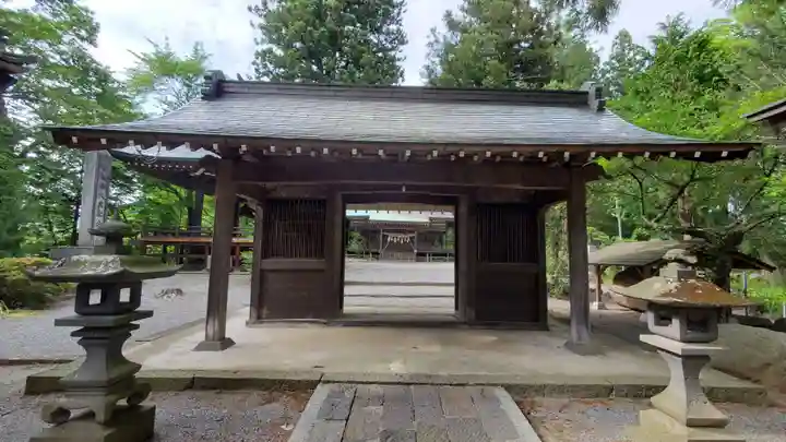 逸見神社の山門・神門