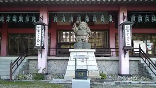 甲子大黒天本山の像