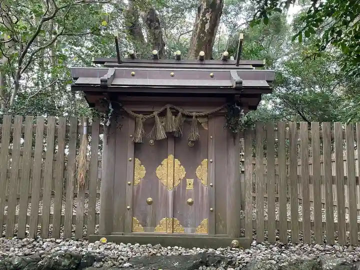 御薗神社の{uncategorized: "未分類", other: "その他", undefined: "問題あり", building: "その他建物", grave: "お墓", sacred_gate: "鳥居", guardian: "狛犬", statue: "像", buddha: "仏像", history: "歴史", nature: "自然", garden: "庭園", animal: "動物", pagoda: "塔", temizu: "手水舎", mountain_gate: "山門・神門", sanctuary: "本殿・本堂", subordinate: "末社・摂社", art: "芸術", scenery: "景色", jizo: "地蔵", ema: "絵馬", goshuin: "御朱印", omikuji: "おみくじ", items: "授与品その他", amulet: "お守り", goshuincho: "御朱印帳", eats: "食事", festival: "お祭り", votive_dance: "神楽", shichigosan: "七五三参", wedding: "結婚式", experience: "体験その他", initially: "初詣", around: "周辺", anti_infection: "感染症対策"}