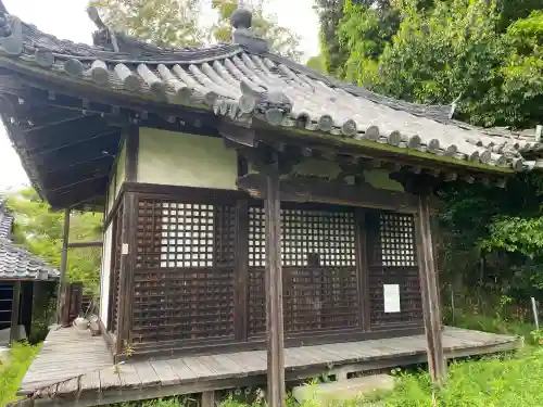 東光寺の{uncategorized: "未分類", other: "その他", undefined: "問題あり", building: "その他建物", grave: "お墓", sacred_gate: "鳥居", guardian: "狛犬", statue: "像", buddha: "仏像", history: "歴史", nature: "自然", garden: "庭園", animal: "動物", pagoda: "塔", temizu: "手水舎", mountain_gate: "山門・神門", sanctuary: "本殿・本堂", subordinate: "末社・摂社", art: "芸術", scenery: "景色", jizo: "地蔵", ema: "絵馬", goshuin: "御朱印", omikuji: "おみくじ", items: "授与品その他", amulet: "お守り", goshuincho: "御朱印帳", eats: "食事", festival: "お祭り", votive_dance: "神楽", shichigosan: "七五三参", wedding: "結婚式", experience: "体験その他", initially: "初詣", around: "周辺", anti_infection: "感染症対策"}