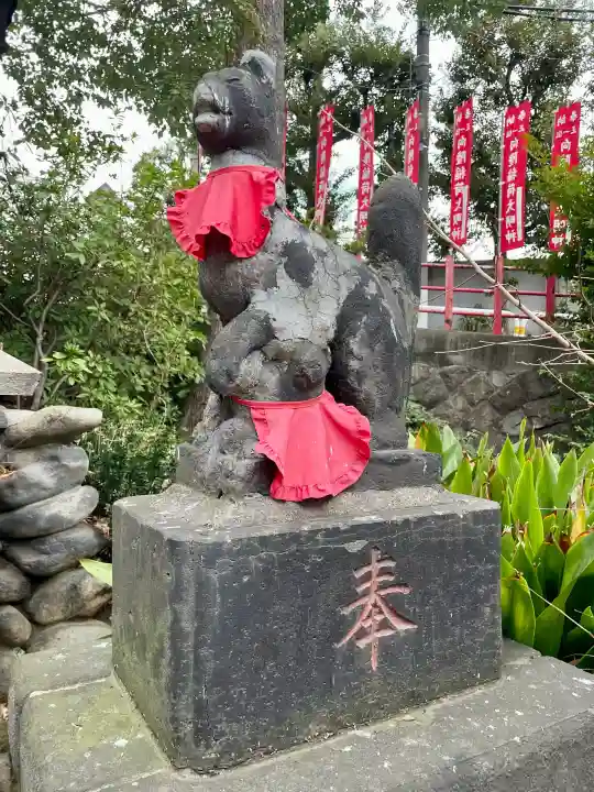 向陵稲荷神社の{uncategorized: "未分類", other: "その他", undefined: "問題あり", building: "その他建物", grave: "お墓", sacred_gate: "鳥居", guardian: "狛犬", statue: "像", buddha: "仏像", history: "歴史", nature: "自然", garden: "庭園", animal: "動物", pagoda: "塔", temizu: "手水舎", mountain_gate: "山門・神門", sanctuary: "本殿・本堂", subordinate: "末社・摂社", art: "芸術", scenery: "景色", jizo: "地蔵", ema: "絵馬", goshuin: "御朱印", omikuji: "おみくじ", items: "授与品その他", amulet: "お守り", goshuincho: "御朱印帳", eats: "食事", festival: "お祭り", votive_dance: "神楽", shichigosan: "七五三参", wedding: "結婚式", experience: "体験その他", initially: "初詣", around: "周辺", anti_infection: "感染症対策"}