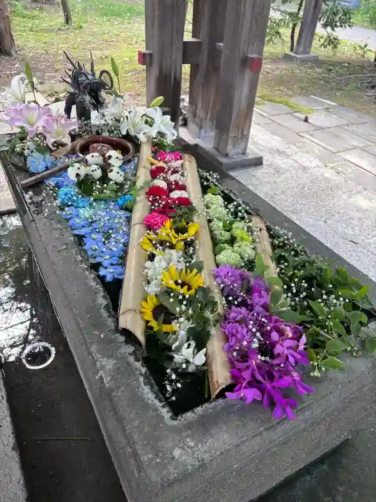 札幌護國神社の{uncategorized: "未分類", other: "その他", undefined: "問題あり", building: "その他建物", grave: "お墓", sacred_gate: "鳥居", guardian: "狛犬", statue: "像", buddha: "仏像", history: "歴史", nature: "自然", garden: "庭園", animal: "動物", pagoda: "塔", temizu: "手水舎", mountain_gate: "山門・神門", sanctuary: "本殿・本堂", subordinate: "末社・摂社", art: "芸術", scenery: "景色", jizo: "地蔵", ema: "絵馬", goshuin: "御朱印", omikuji: "おみくじ", items: "授与品その他", amulet: "お守り", goshuincho: "御朱印帳", eats: "食事", festival: "お祭り", votive_dance: "神楽", shichigosan: "七五三参", wedding: "結婚式", experience: "体験その他", initially: "初詣", around: "周辺", anti_infection: "感染症対策"}