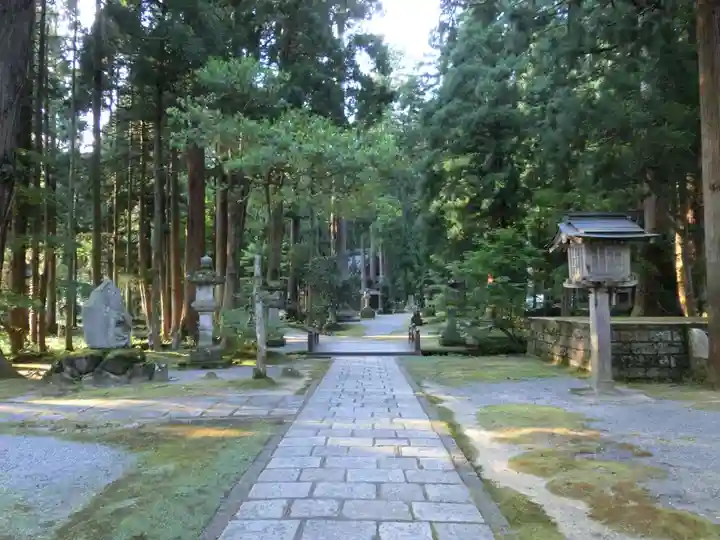 雄山神社中宮祈願殿のその他建物