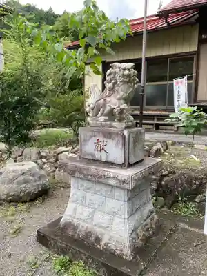 諏訪神社の狛犬