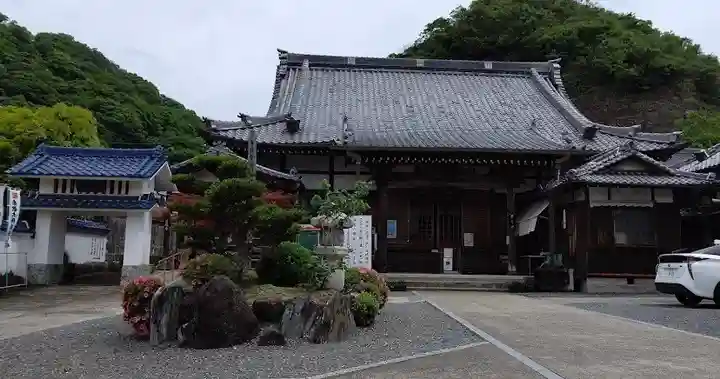 影向寺の本殿・本堂