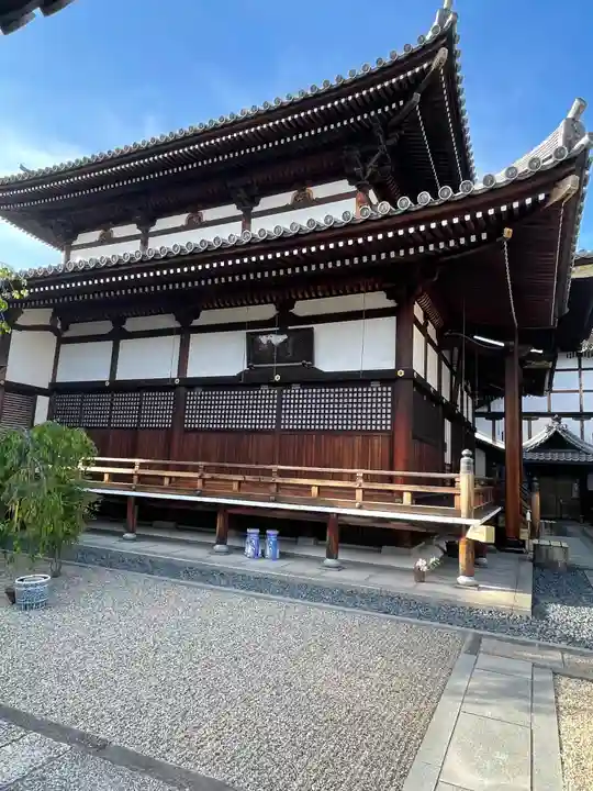 甘露寺の本殿・本堂