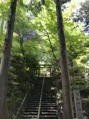 猿丸神社の建物その他