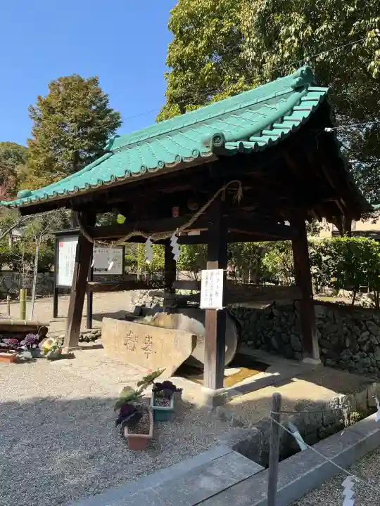 龍田大社の{uncategorized: "未分類", other: "その他", undefined: "問題あり", building: "その他建物", grave: "お墓", sacred_gate: "鳥居", guardian: "狛犬", statue: "像", buddha: "仏像", history: "歴史", nature: "自然", garden: "庭園", animal: "動物", pagoda: "塔", temizu: "手水舎", mountain_gate: "山門・神門", sanctuary: "本殿・本堂", subordinate: "末社・摂社", art: "芸術", scenery: "景色", jizo: "地蔵", ema: "絵馬", goshuin: "御朱印", omikuji: "おみくじ", items: "授与品その他", amulet: "お守り", goshuincho: "御朱印帳", eats: "食事", festival: "お祭り", votive_dance: "神楽", shichigosan: "七五三参", wedding: "結婚式", experience: "体験その他", initially: "初詣", around: "周辺", anti_infection: "感染症対策"}