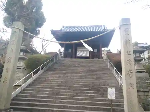 阿智神社の山門