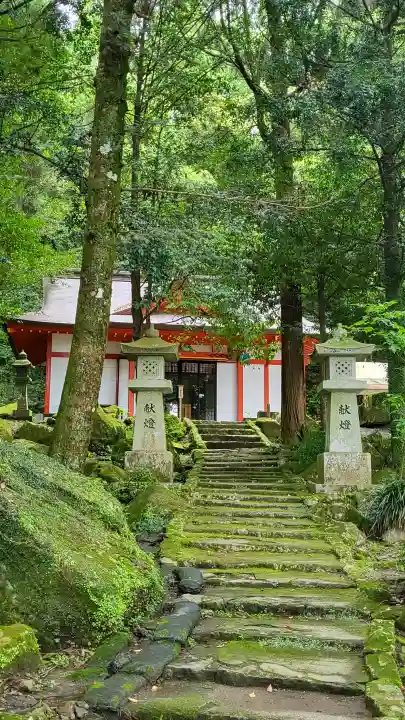 石體神社の{uncategorized: "未分類", other: "その他", undefined: "問題あり", building: "その他建物", grave: "お墓", sacred_gate: "鳥居", guardian: "狛犬", statue: "像", buddha: "仏像", history: "歴史", nature: "自然", garden: "庭園", animal: "動物", pagoda: "塔", temizu: "手水舎", mountain_gate: "山門・神門", sanctuary: "本殿・本堂", subordinate: "末社・摂社", art: "芸術", scenery: "景色", jizo: "地蔵", ema: "絵馬", goshuin: "御朱印", omikuji: "おみくじ", items: "授与品その他", amulet: "お守り", goshuincho: "御朱印帳", eats: "食事", festival: "お祭り", votive_dance: "神楽", shichigosan: "七五三参", wedding: "結婚式", experience: "体験その他", initially: "初詣", around: "周辺", anti_infection: "感染症対策"}