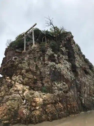 稲佐の浜　弁天島の鳥居