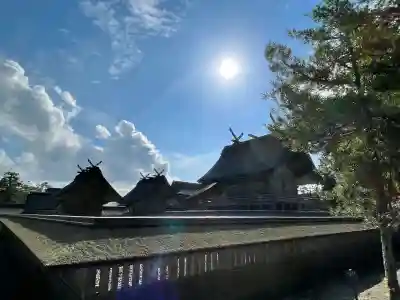 出雲大社の{uncategorized: "未分類", other: "その他", undefined: "問題あり", building: "その他建物", grave: "お墓", sacred_gate: "鳥居", guardian: "狛犬", statue: "像", buddha: "仏像", history: "歴史", nature: "自然", garden: "庭園", animal: "動物", pagoda: "塔", temizu: "手水舎", mountain_gate: "山門・神門", sanctuary: "本殿・本堂", subordinate: "末社・摂社", art: "芸術", scenery: "景色", jizo: "地蔵", ema: "絵馬", goshuin: "御朱印", omikuji: "おみくじ", items: "授与品その他", amulet: "お守り", goshuincho: "御朱印帳", eats: "食事", festival: "お祭り", votive_dance: "神楽", shichigosan: "七五三参", wedding: "結婚式", experience: "体験その他", initially: "初詣", around: "周辺", anti_infection: "感染症対策"}