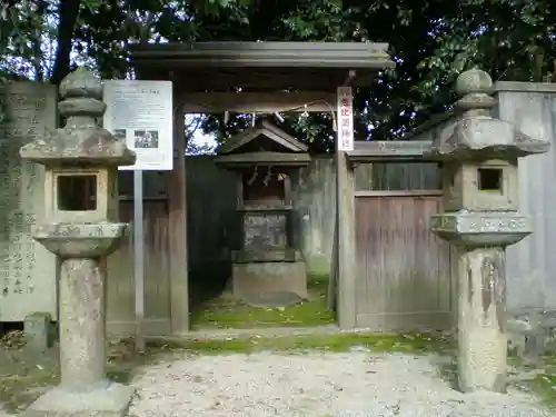 村屋坐弥冨都比売神社の末社