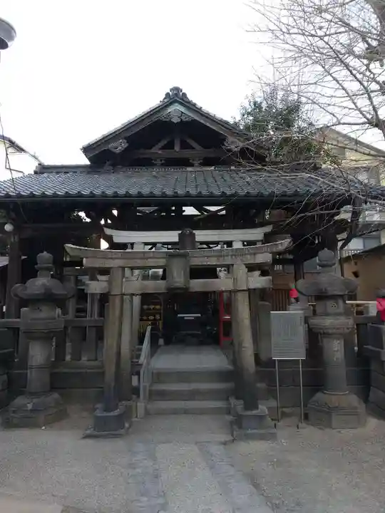 被官稲荷神社の鳥居