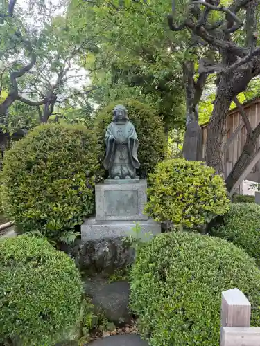 亀戸天神社の{uncategorized: "未分類", other: "その他", undefined: "問題あり", building: "その他建物", grave: "お墓", sacred_gate: "鳥居", guardian: "狛犬", statue: "像", buddha: "仏像", history: "歴史", nature: "自然", garden: "庭園", animal: "動物", pagoda: "塔", temizu: "手水舎", mountain_gate: "山門・神門", sanctuary: "本殿・本堂", subordinate: "末社・摂社", art: "芸術", scenery: "景色", jizo: "地蔵", ema: "絵馬", goshuin: "御朱印", omikuji: "おみくじ", items: "授与品その他", amulet: "お守り", goshuincho: "御朱印帳", eats: "食事", festival: "お祭り", votive_dance: "神楽", shichigosan: "七五三参", wedding: "結婚式", experience: "体験その他", initially: "初詣", around: "周辺", anti_infection: "感染症対策"}