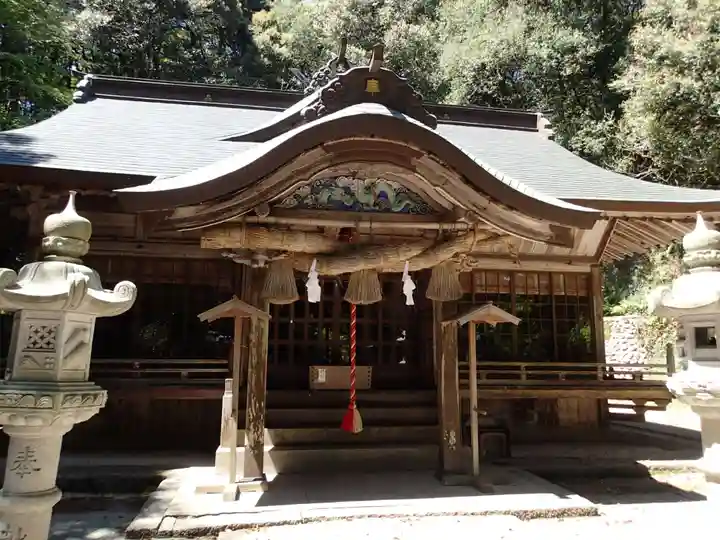 宗形神社の本殿・本堂