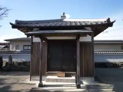 西導寺の本殿・本堂