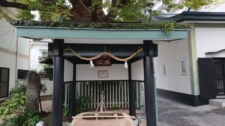 二宮神社の手水舎