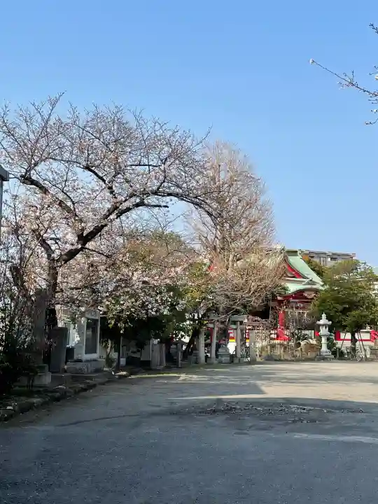 潮田神社の{uncategorized: "未分類", other: "その他", undefined: "問題あり", building: "その他建物", grave: "お墓", sacred_gate: "鳥居", guardian: "狛犬", statue: "像", buddha: "仏像", history: "歴史", nature: "自然", garden: "庭園", animal: "動物", pagoda: "塔", temizu: "手水舎", mountain_gate: "山門・神門", sanctuary: "本殿・本堂", subordinate: "末社・摂社", art: "芸術", scenery: "景色", jizo: "地蔵", ema: "絵馬", goshuin: "御朱印", omikuji: "おみくじ", items: "授与品その他", amulet: "お守り", goshuincho: "御朱印帳", eats: "食事", festival: "お祭り", votive_dance: "神楽", shichigosan: "七五三参", wedding: "結婚式", experience: "体験その他", initially: "初詣", around: "周辺", anti_infection: "感染症対策"}