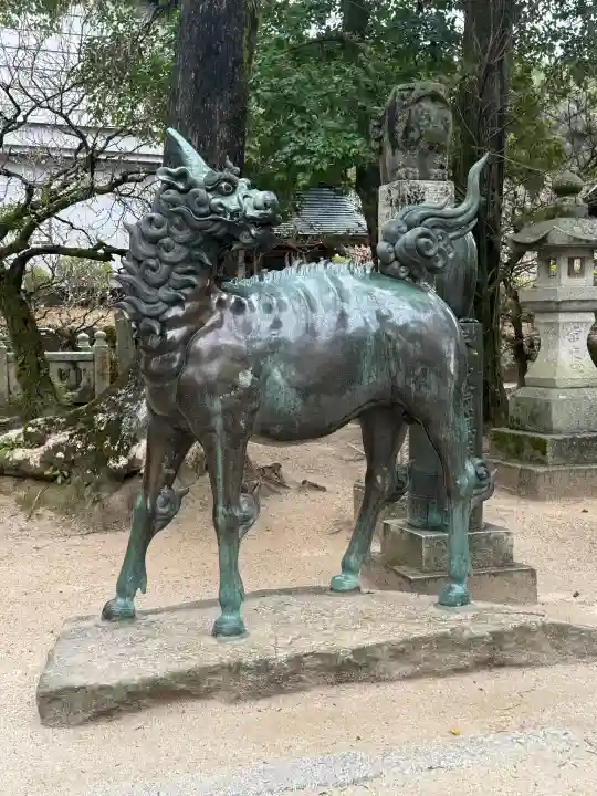 太宰府天満宮の{uncategorized: "未分類", other: "その他", undefined: "問題あり", building: "その他建物", grave: "お墓", sacred_gate: "鳥居", guardian: "狛犬", statue: "像", buddha: "仏像", history: "歴史", nature: "自然", garden: "庭園", animal: "動物", pagoda: "塔", temizu: "手水舎", mountain_gate: "山門・神門", sanctuary: "本殿・本堂", subordinate: "末社・摂社", art: "芸術", scenery: "景色", jizo: "地蔵", ema: "絵馬", goshuin: "御朱印", omikuji: "おみくじ", items: "授与品その他", amulet: "お守り", goshuincho: "御朱印帳", eats: "食事", festival: "お祭り", votive_dance: "神楽", shichigosan: "七五三参", wedding: "結婚式", experience: "体験その他", initially: "初詣", around: "周辺", anti_infection: "感染症対策"}