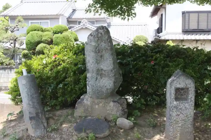 水神社と地蔵尊(奈良県)