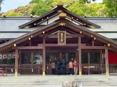 猿田彦神社の{uncategorized: "未分類", other: "その他", undefined: "問題あり", building: "その他建物", grave: "お墓", sacred_gate: "鳥居", guardian: "狛犬", statue: "像", buddha: "仏像", history: "歴史", nature: "自然", garden: "庭園", animal: "動物", pagoda: "塔", temizu: "手水舎", mountain_gate: "山門・神門", sanctuary: "本殿・本堂", subordinate: "末社・摂社", art: "芸術", scenery: "景色", jizo: "地蔵", ema: "絵馬", goshuin: "御朱印", omikuji: "おみくじ", items: "授与品その他", amulet: "お守り", goshuincho: "御朱印帳", eats: "食事", festival: "お祭り", votive_dance: "神楽", shichigosan: "七五三参", wedding: "結婚式", experience: "体験その他", initially: "初詣", around: "周辺", anti_infection: "感染症対策"}