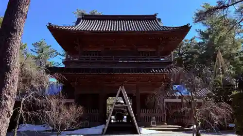 天徳院の{uncategorized: "未分類", other: "その他", undefined: "問題あり", building: "その他建物", grave: "お墓", sacred_gate: "鳥居", guardian: "狛犬", statue: "像", buddha: "仏像", history: "歴史", nature: "自然", garden: "庭園", animal: "動物", pagoda: "塔", temizu: "手水舎", mountain_gate: "山門・神門", sanctuary: "本殿・本堂", subordinate: "末社・摂社", art: "芸術", scenery: "景色", jizo: "地蔵", ema: "絵馬", goshuin: "御朱印", omikuji: "おみくじ", items: "授与品その他", amulet: "お守り", goshuincho: "御朱印帳", eats: "食事", festival: "お祭り", votive_dance: "神楽", shichigosan: "七五三参", wedding: "結婚式", experience: "体験その他", initially: "初詣", around: "周辺", anti_infection: "感染症対策"}